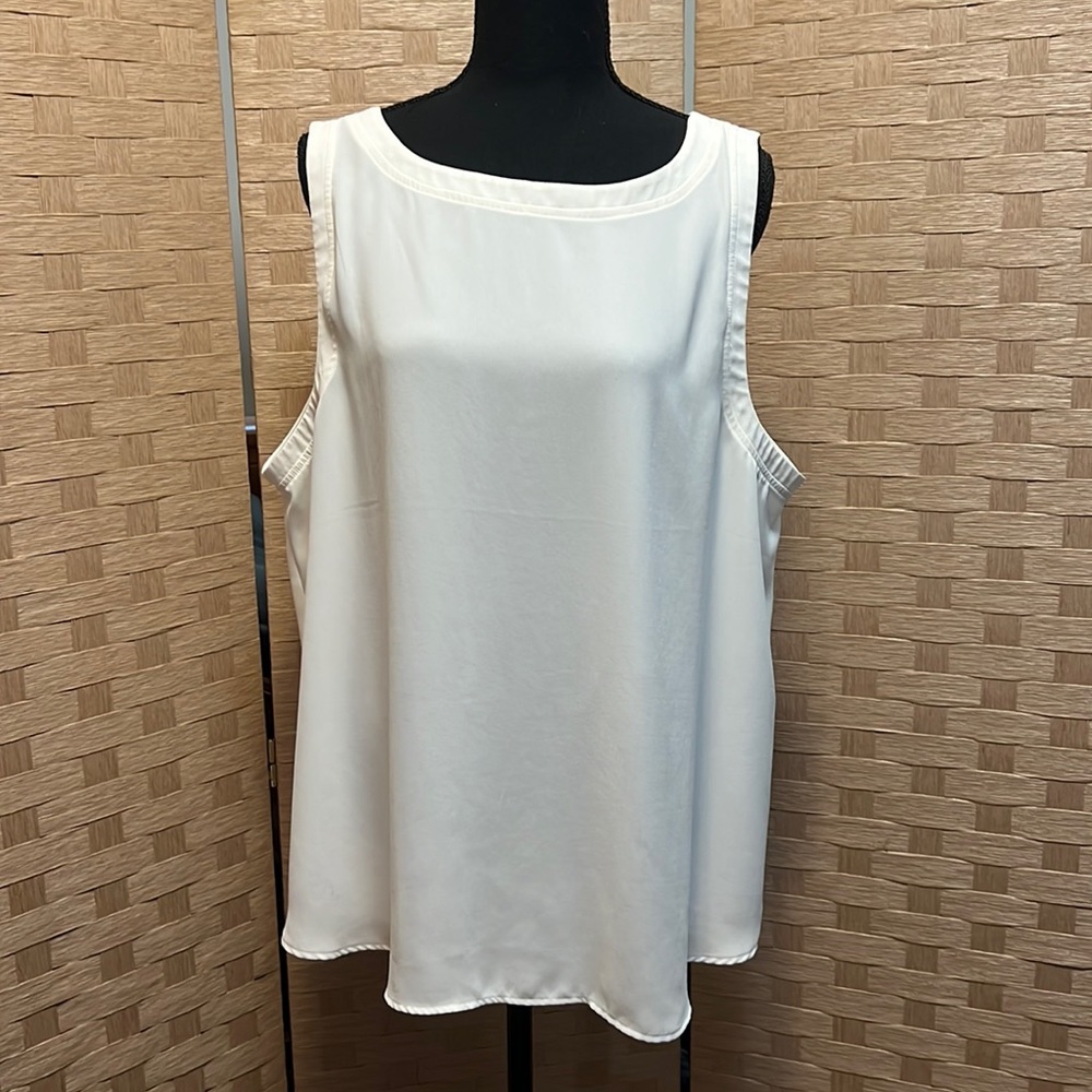 Creamy White Back Seamed LOFT Top XXL